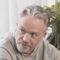 Chris Home ci porta nel weekend con "Saturday High": un carico di energia nostalgica in stile Britpop